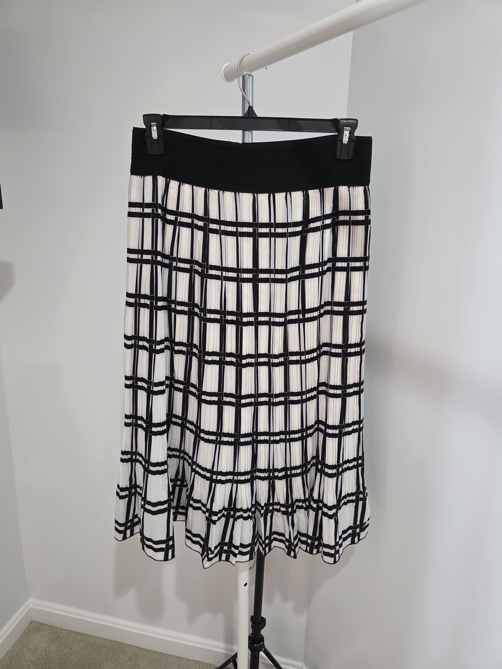 Black & White Plaid Maxi Skirt with Elastic Waist L
